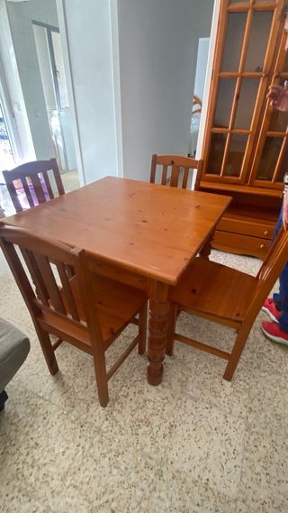 Mueble comedor madera provenzal con sillas y mesa