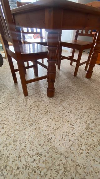 Mueble comedor madera provenzal con sillas y mesa