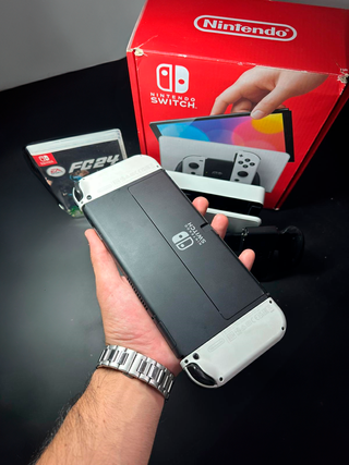 Nintendo Switch OLED Blanca + FC24