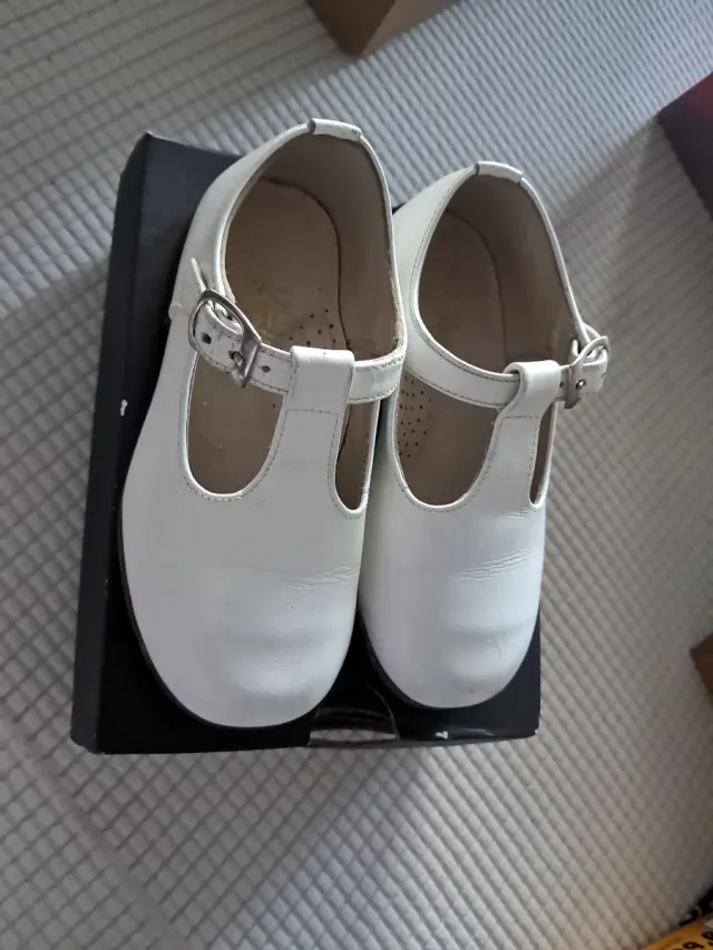 Merceditas ceremonia T.23 unisex