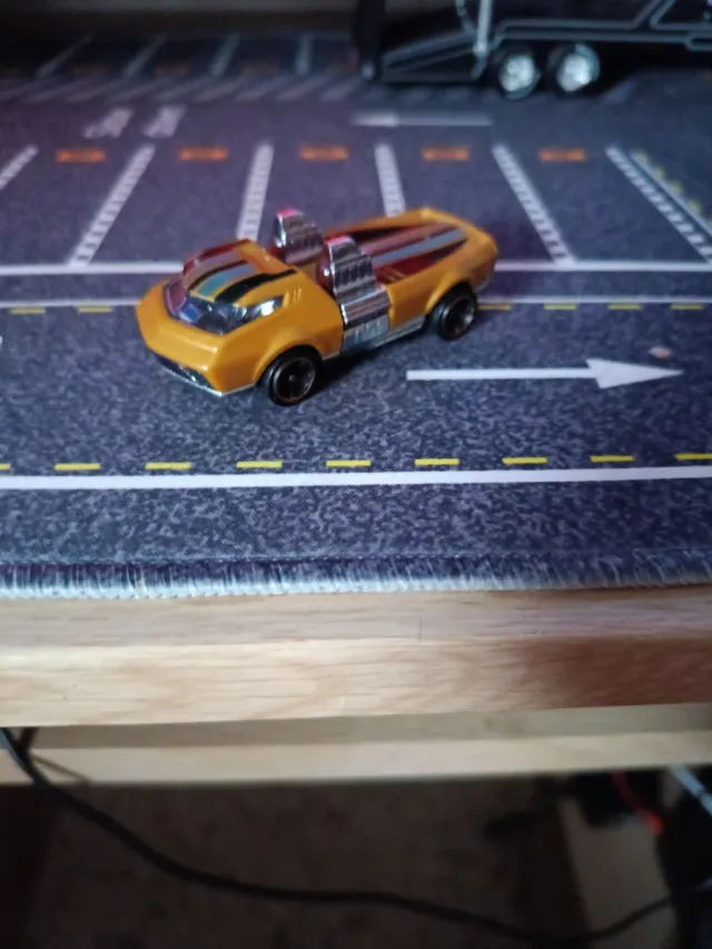 Hot Wheels Twin Dorado