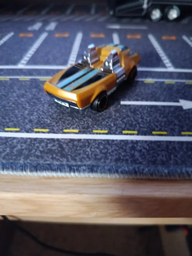 Hot Wheels Twin Dorado