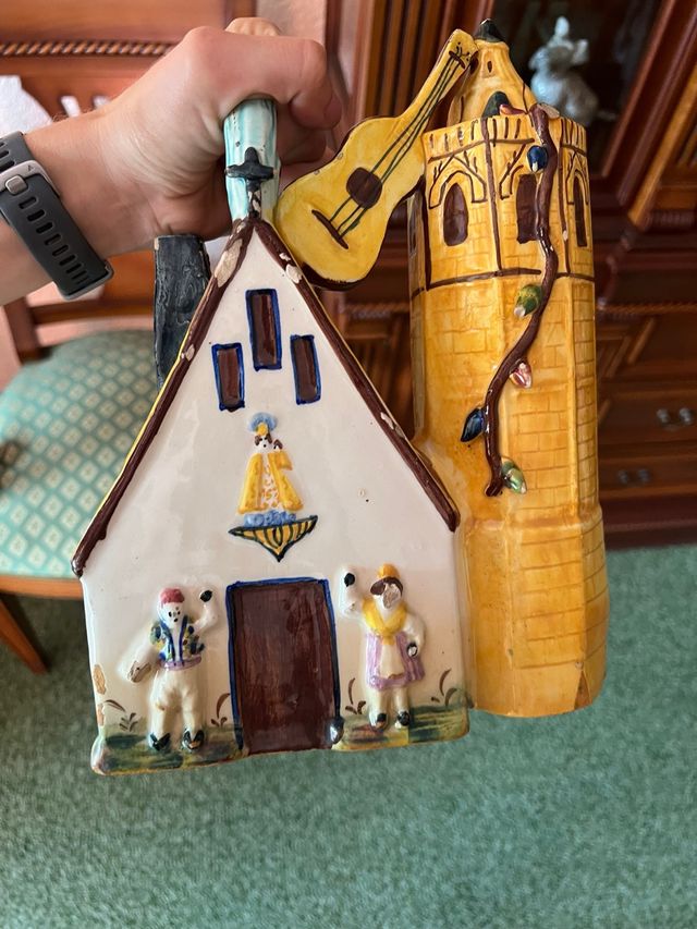 Figura decorativa cerámica casa torre