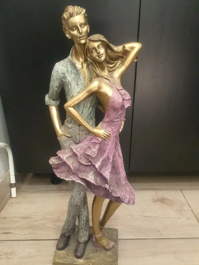 Figura pareja dorada y rosa 50 cm
