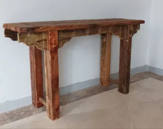 Mesa tocinera rústica de madera