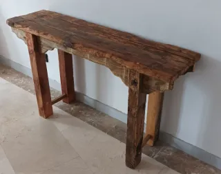 Mesa tocinera rústica de madera