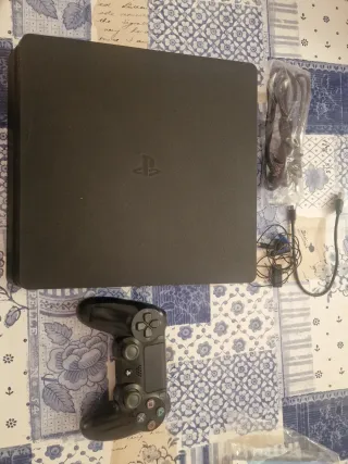 PS4 Slim 1TB FIFA 19 Bundle