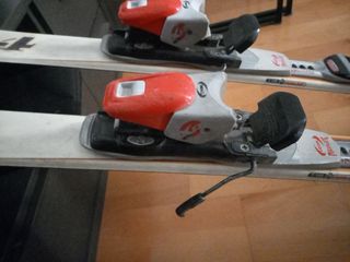 Esquís con fijaciones 1,40