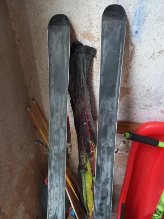 Esquís con fijaciones 1,40