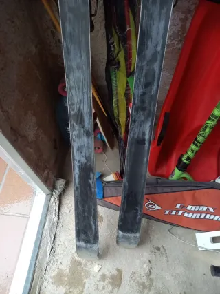 Esquís con fijaciones 1,40