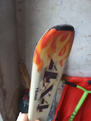 Esquís con fijaciones 1,40