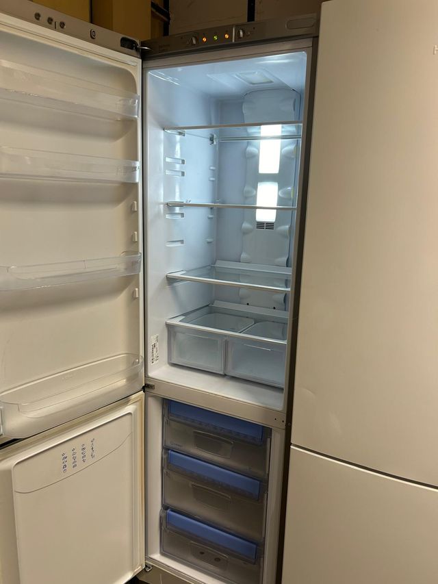 Frigorífico Indesit en inox Combi