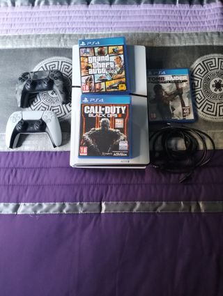 PS5 con 2 mandos y 3 juegos