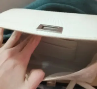 Bolso blanco de cadena