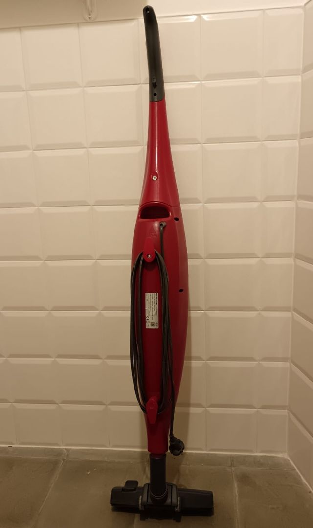 Scopa Elettrica Hoover Syrene 700W