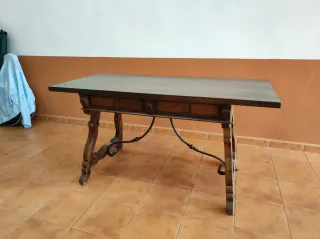 Conjunto mesa y sillas de madera maciza