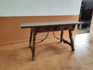 Conjunto mesa y sillas de madera maciza