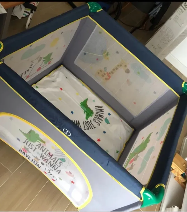 Parque infantil  marca Bbest