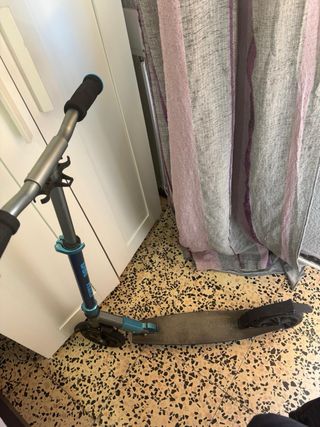 Patinete plegable azul