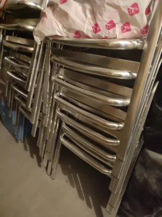 Conjunto mesa y 4 sillas metálicas exterior