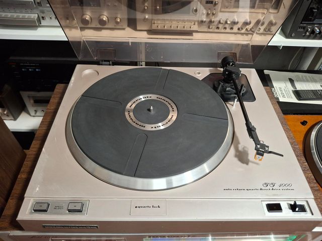 Altavoces + Tocadiscos + Receiver MARANTZ 4025