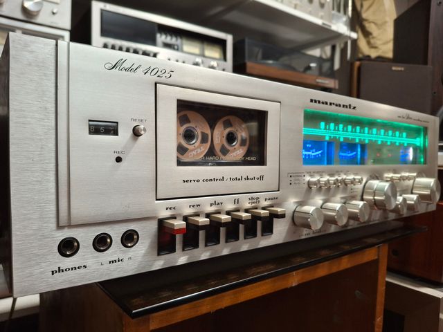 Altavoces + Tocadiscos + Receiver MARANTZ 4025