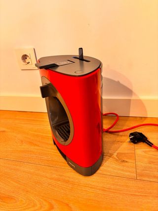 Cafetera Dolce Gusto Roja
