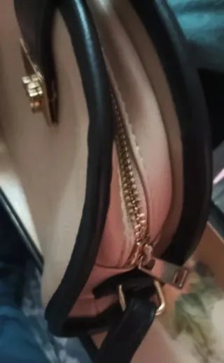 Bolso bandolera beige y negro