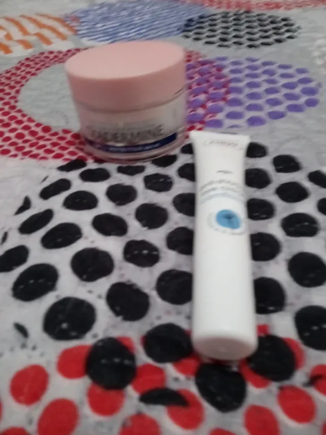 Crema facial y contorno de ojos
