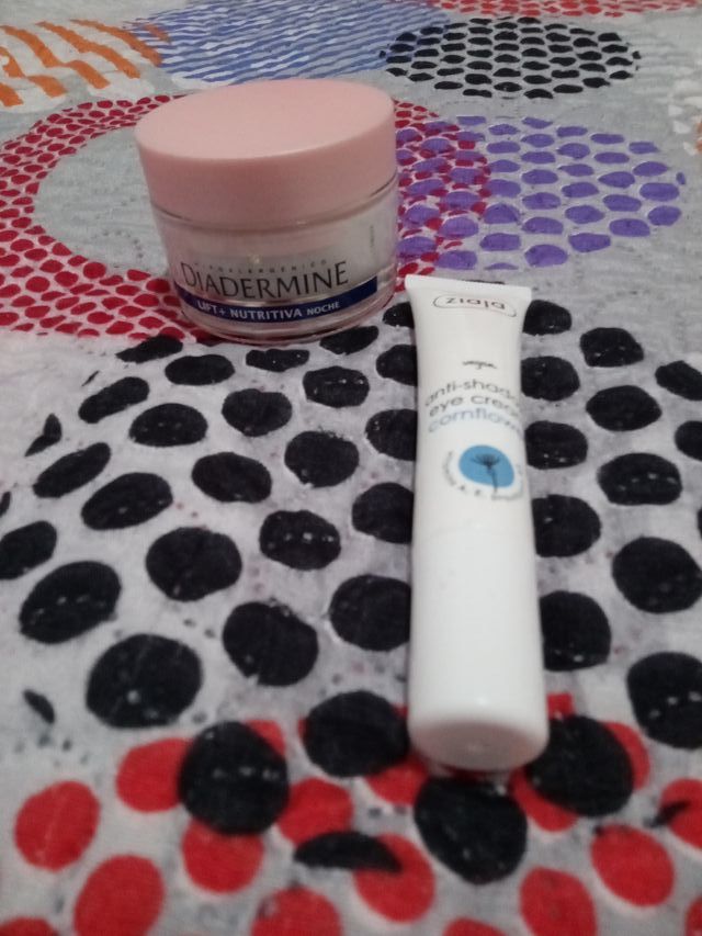 Crema facial y contorno de ojos