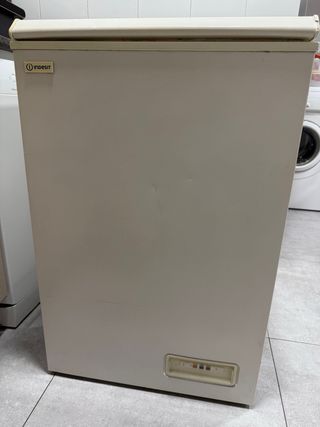 Congelatore a pozzetto Indesit