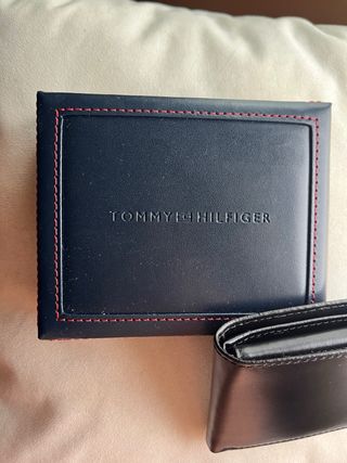 Cartera Tommy Hilfiger Negra