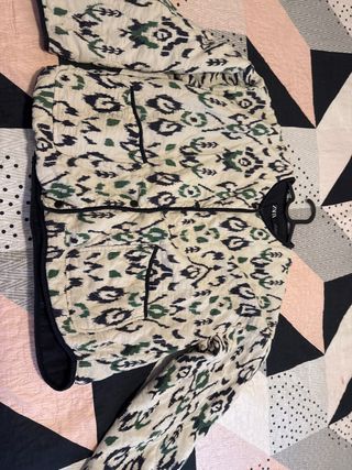 Chaqueta Zara Estampada Beige y Verde