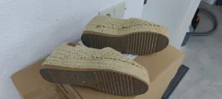 Sandalias planas beige talla 36