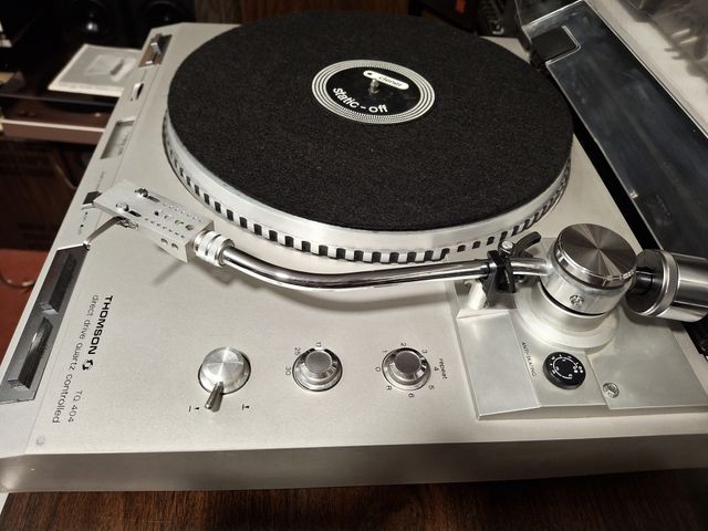 Tocadiscos THOMSON TQ404 de 1981 fabricado Japón