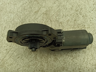 MOTOR ELEVALUNAS DELANTERO DERECHO KIA CEE'D * |