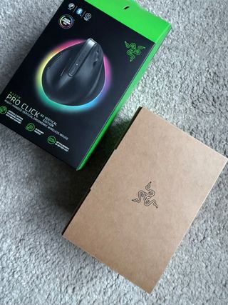 Razer Pro Click V2 Ratón Vertical Inalámbrico