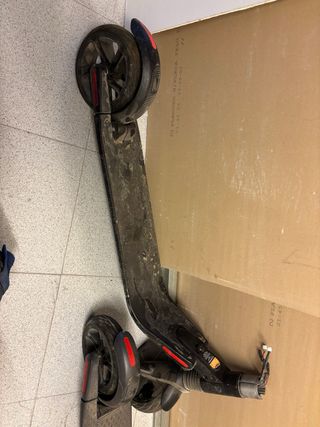 dos patinetes Segway KickScooter ES2 