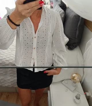 Camisa blanca bordada