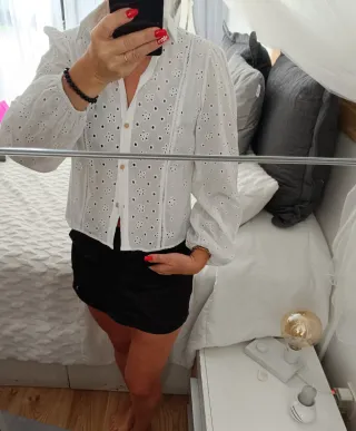 Camisa blanca bordada