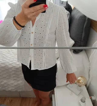 Camisa blanca bordada