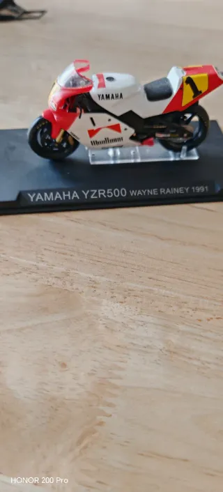 Moto Colección Yamaha YZR500 Escala 1:18