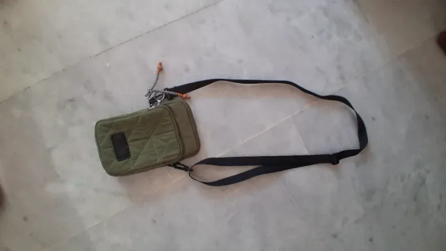 Bolso para móvil acolchado verde