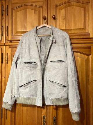 Chaqueta de piel beige talla 54.nueva 