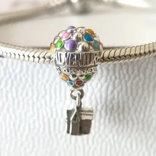 Charm Pandora globo up Disney