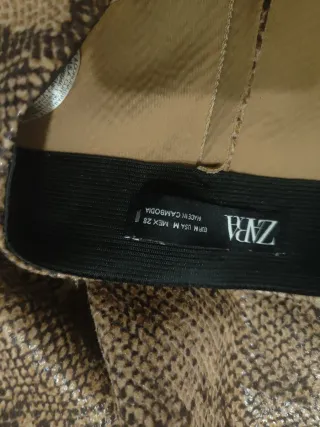 Pantalón Zara estampado M