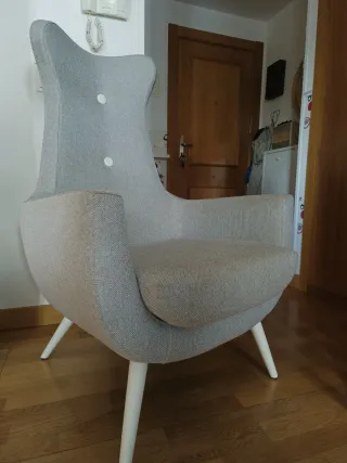 Butaca de diseño gris