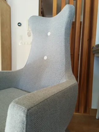 Butaca de diseño gris