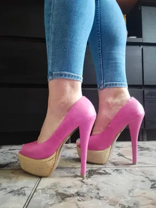 Zapatos de tacón rosa plataforma