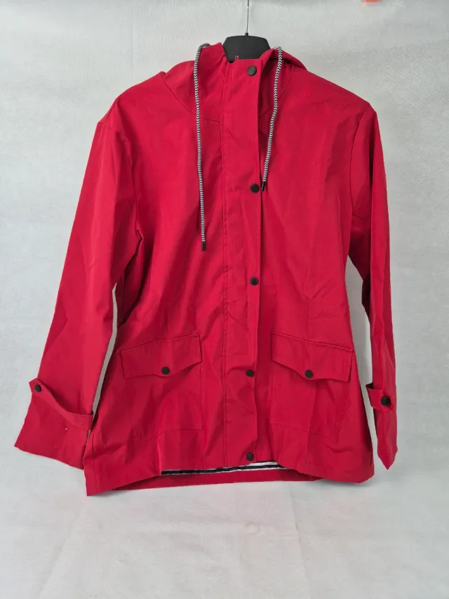 Chaqueta impermeable roja con capucha Talla L